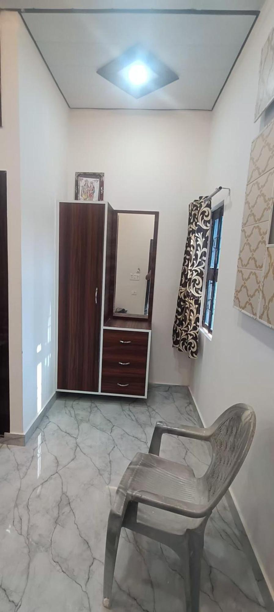 Goenka Home Stay Barsana Chhata Eksteriør bilde