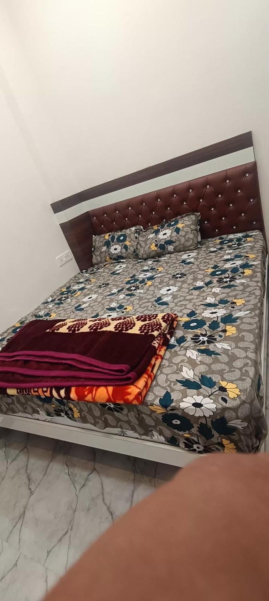 Goenka Home Stay Barsana Chhata Eksteriør bilde