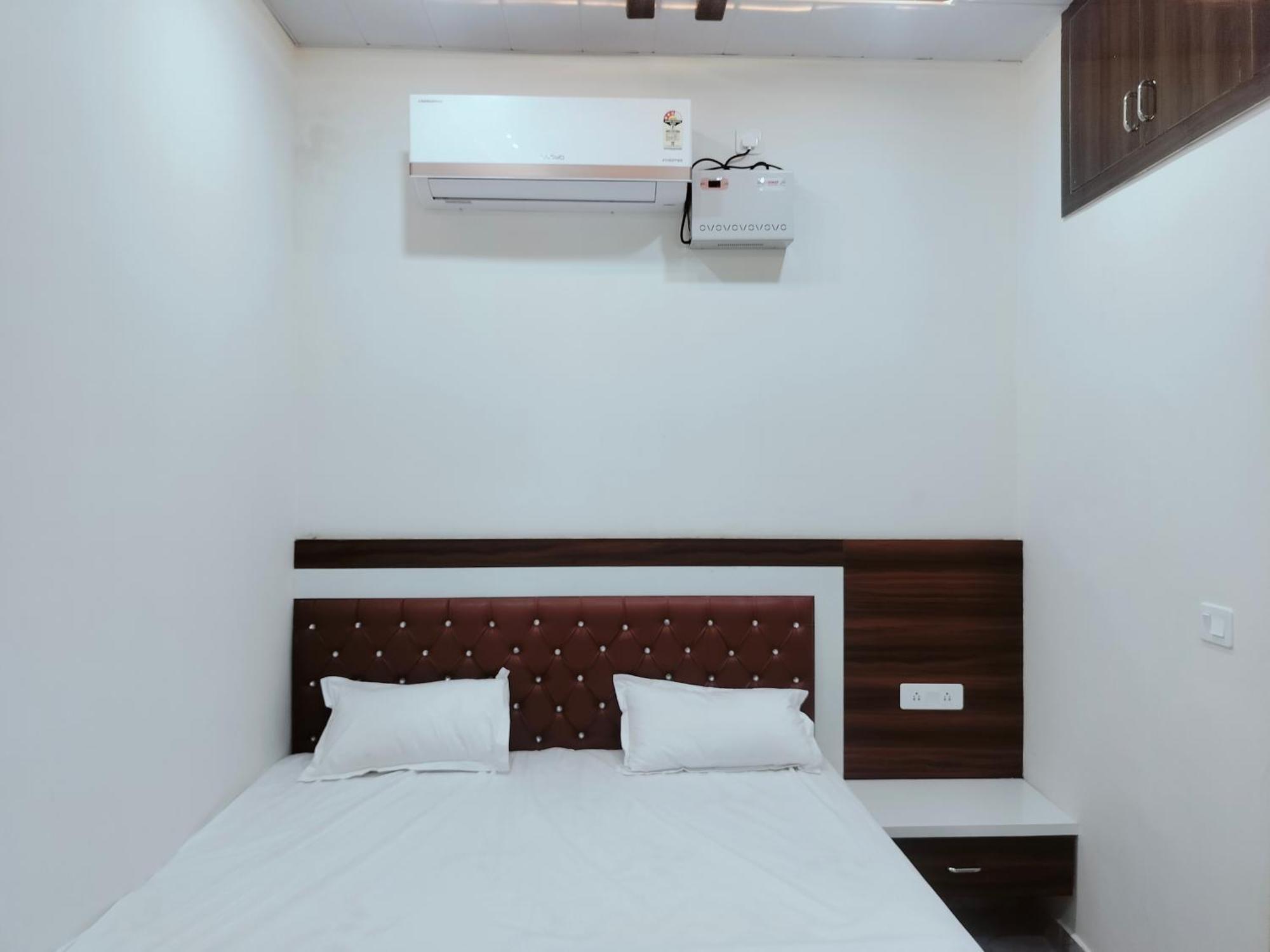 Goenka Home Stay Barsana Chhata Eksteriør bilde